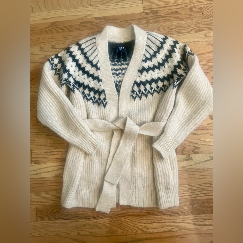 Gap Fair Isle sweater cardigan wrap sweater. Size XXS.  Runs large!